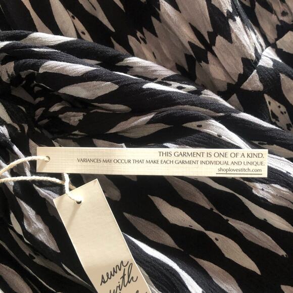 LoveStitch NWT Vici Women’s Kaleidoscope Adjustable Midi Dress Small Black Taupe - Picture 13 of 16